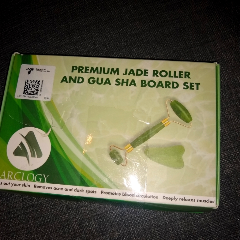 Jade Roller and Gua Sha set